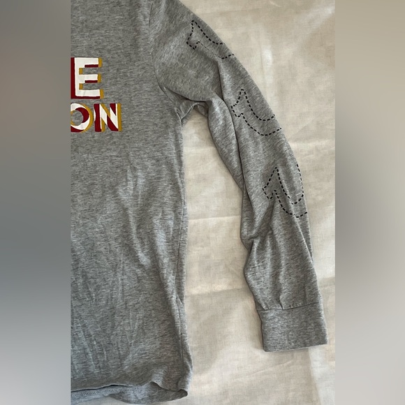 True Religion Heather Gray Graphic Long Sleeve Mens Tee Large - Picture 4 of 9